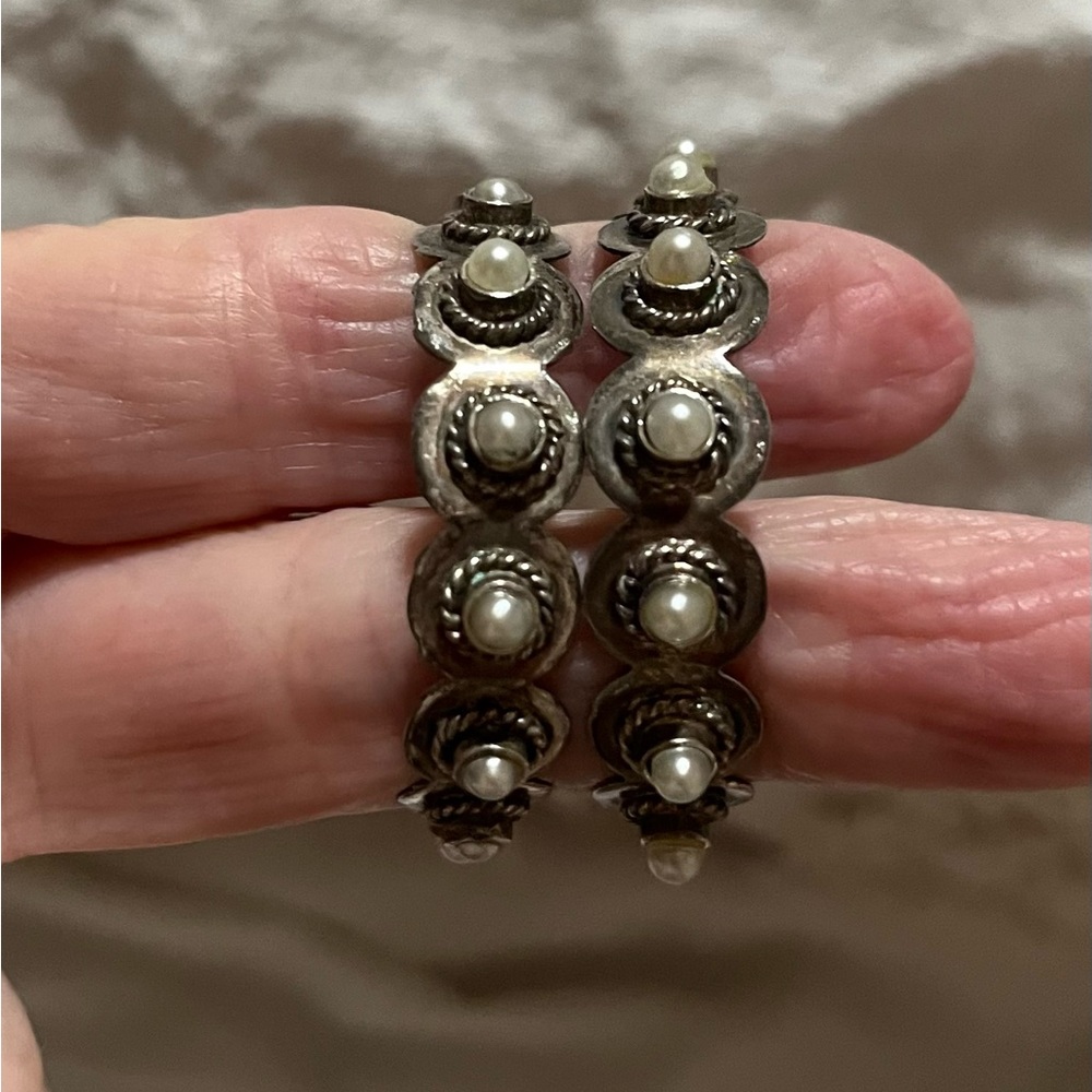 Vintage Sterling Silver and Pearl Hoop Earrings Chic Edgy Native American vibes - Picture 2 of 10